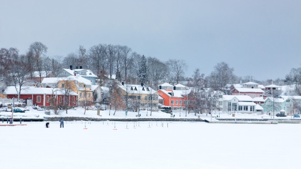 SNOW COVERED HOMES IN TOWN